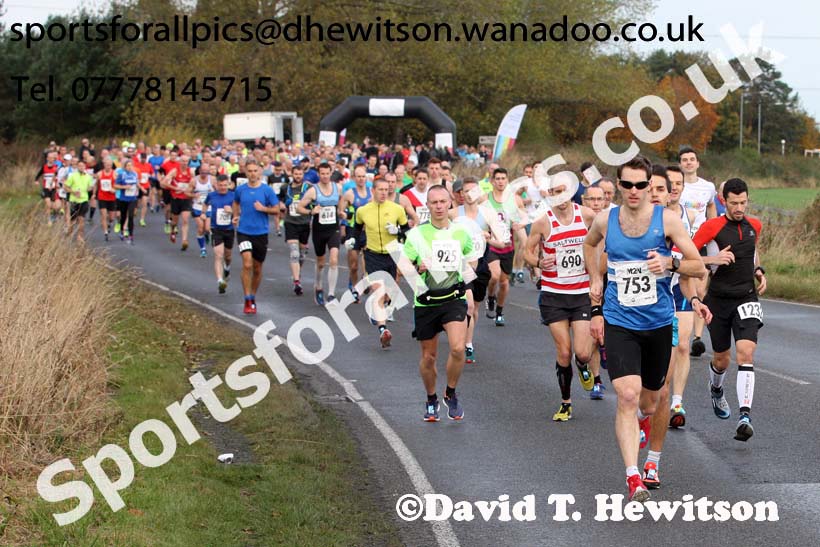 Start of the Morpeth to Newcastle Marathon. Photo: David T. Hewitson/Sports for All Pics